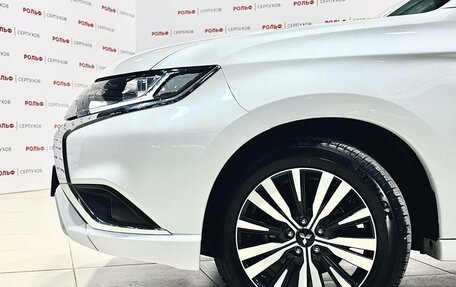 Mitsubishi Outlander III рестайлинг 3, 2022 год, 3 690 000 рублей, 10 фотография