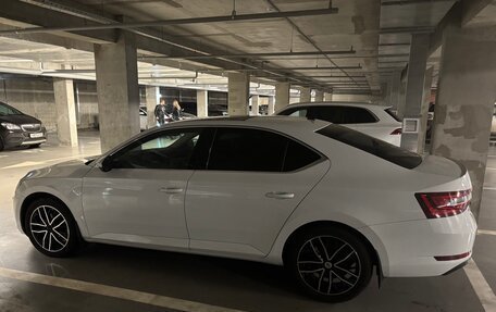 Skoda Superb III рестайлинг, 2016 год, 2 150 000 рублей, 3 фотография