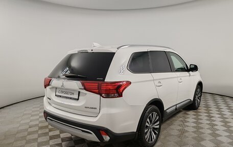 Mitsubishi Outlander III рестайлинг 3, 2019 год, 2 096 667 рублей, 5 фотография