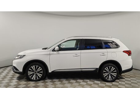 Mitsubishi Outlander III рестайлинг 3, 2019 год, 2 096 667 рублей, 8 фотография