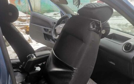 Ford Fiesta, 2005 год, 450 000 рублей, 6 фотография