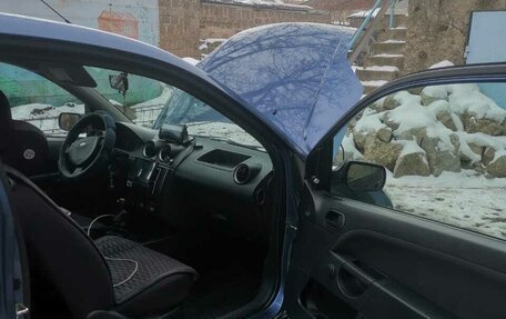 Ford Fiesta, 2005 год, 450 000 рублей, 4 фотография