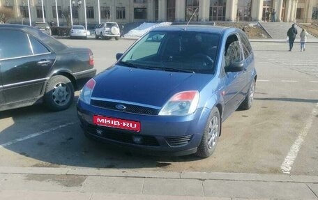 Ford Fiesta, 2005 год, 450 000 рублей, 2 фотография
