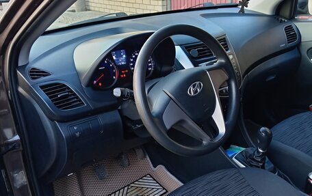 Hyundai Solaris II рестайлинг, 2015 год, 840 000 рублей, 2 фотография