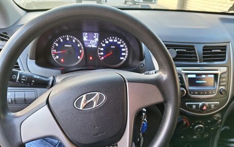 Hyundai Solaris II рестайлинг, 2015 год, 840 000 рублей, 11 фотография