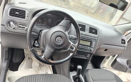 Volkswagen Polo VI (EU Market), 2012 год, 670 000 рублей, 2 фотография