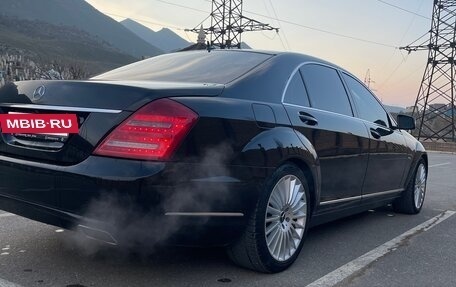Mercedes-Benz S-Класс, 2011 год, 1 950 000 рублей, 4 фотография