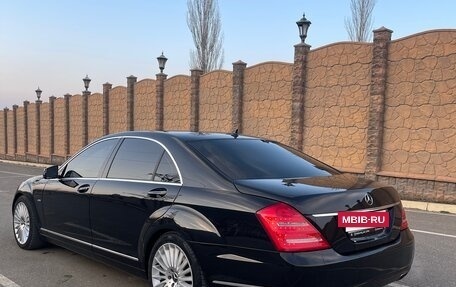Mercedes-Benz S-Класс, 2011 год, 1 950 000 рублей, 3 фотография