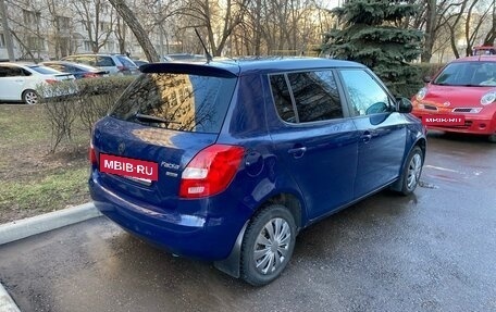 Skoda Fabia II, 2011 год, 490 000 рублей, 3 фотография