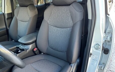 Toyota RAV4, 2021 год, 3 600 000 рублей, 13 фотография