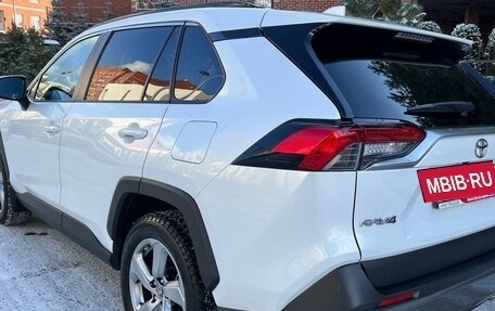 Toyota RAV4, 2021 год, 3 600 000 рублей, 3 фотография