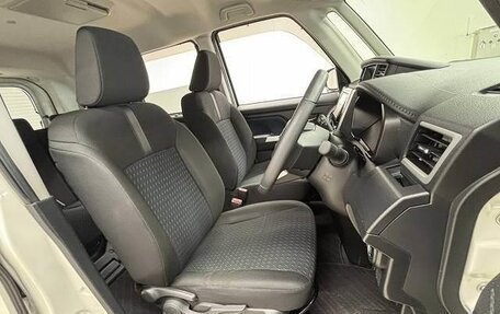 Toyota Roomy I, 2021 год, 750 000 рублей, 11 фотография