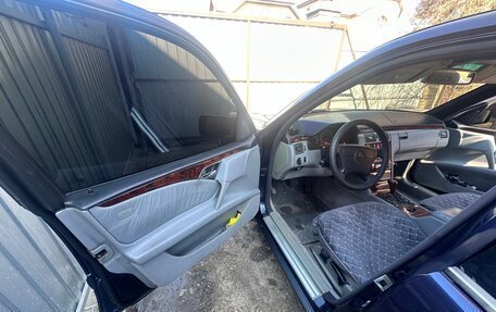 Mercedes-Benz E-Класс, 1997 год, 550 000 рублей, 10 фотография