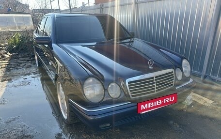 Mercedes-Benz E-Класс, 1997 год, 550 000 рублей, 4 фотография