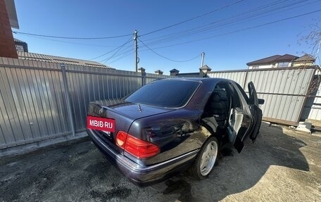 Mercedes-Benz E-Класс, 1997 год, 550 000 рублей, 5 фотография