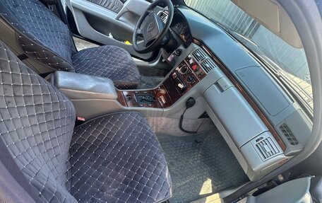 Mercedes-Benz E-Класс, 1997 год, 550 000 рублей, 12 фотография