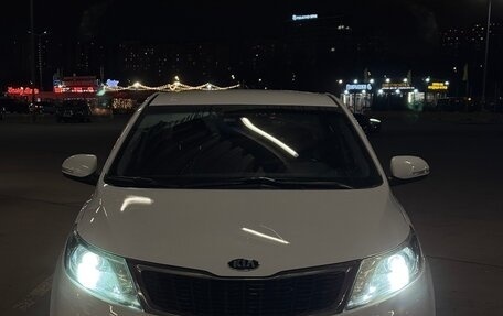 KIA Rio III рестайлинг, 2015 год, 900 000 рублей, 3 фотография
