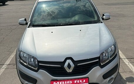 Renault Sandero II рестайлинг, 2016 год, 855 000 рублей, 1 фотография