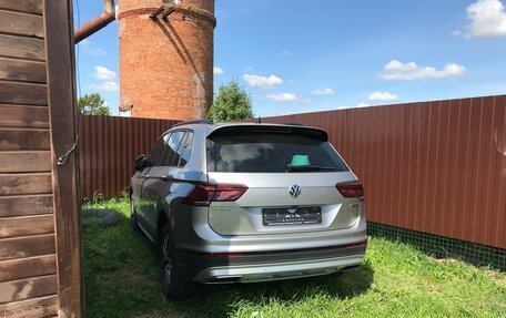 Volkswagen Tiguan II, 2020 год, 2 750 000 рублей, 3 фотография