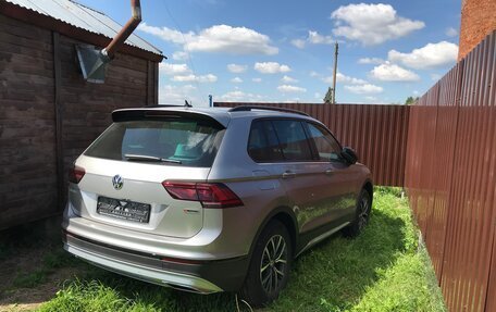 Volkswagen Tiguan II, 2020 год, 2 750 000 рублей, 2 фотография