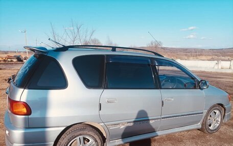 Toyota Ipsum II, 1997 год, 520 000 рублей, 2 фотография