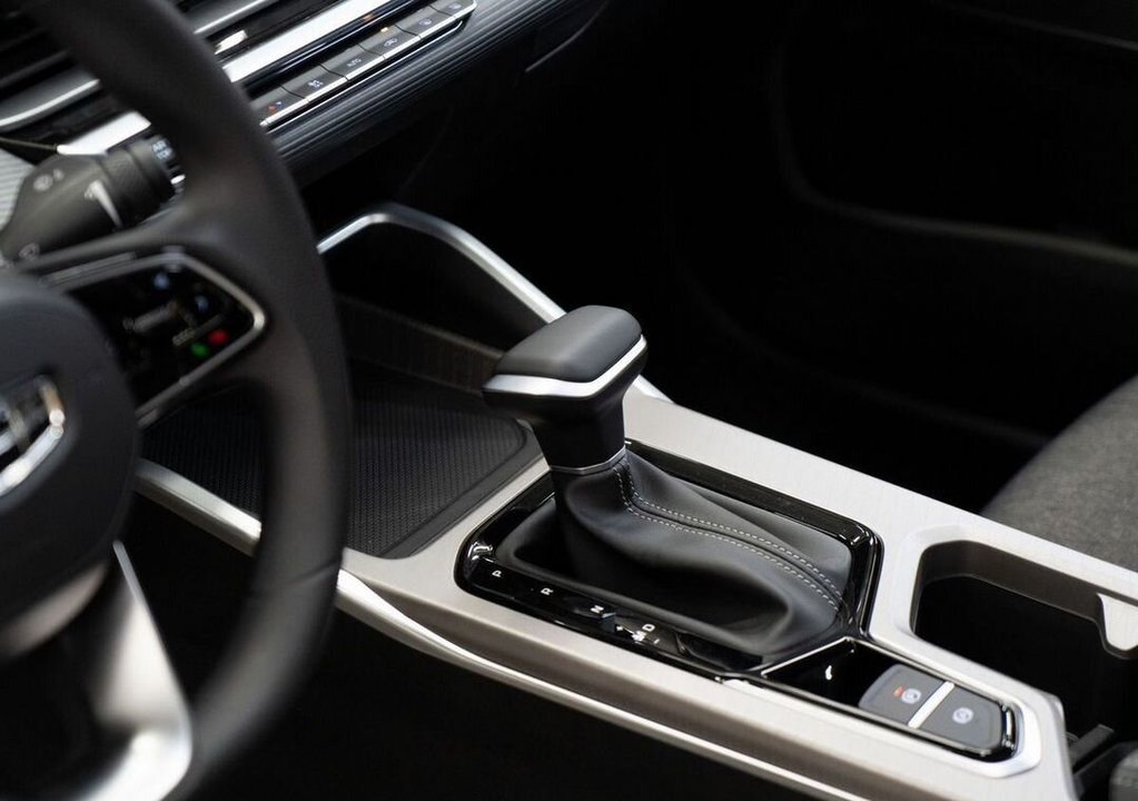 Geely Emgrand, 2024 год, 1 770 990 рублей, 12 фотография