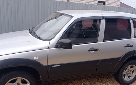 Chevrolet Niva I рестайлинг, 2012 год, 560 000 рублей, 4 фотография