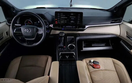 Toyota Sienna, 2021 год, 5 520 000 рублей, 16 фотография