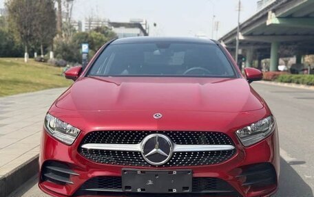 Mercedes-Benz A-Класс, 2021 год, 1 980 000 рублей, 2 фотография