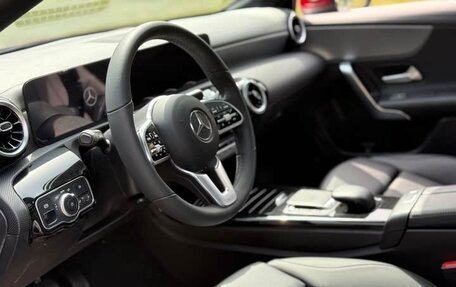 Mercedes-Benz A-Класс, 2021 год, 1 980 000 рублей, 10 фотография