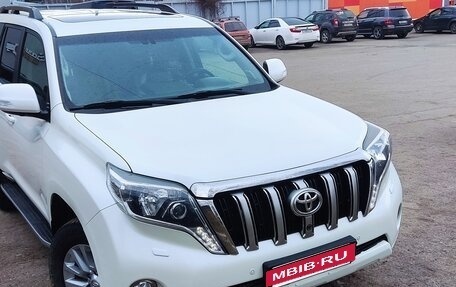 Toyota Land Cruiser Prado 150 рестайлинг 2, 2016 год, 3 100 000 рублей, 7 фотография