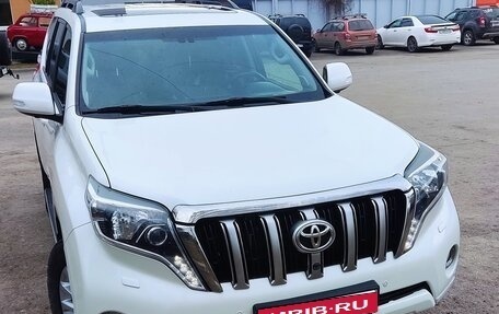 Toyota Land Cruiser Prado 150 рестайлинг 2, 2016 год, 3 100 000 рублей, 2 фотография