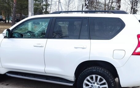 Toyota Land Cruiser Prado 150 рестайлинг 2, 2016 год, 3 100 000 рублей, 12 фотография