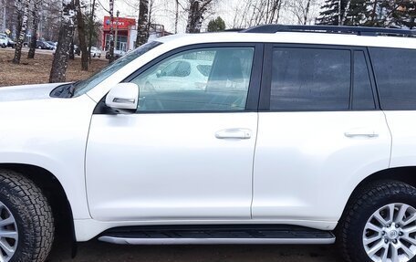 Toyota Land Cruiser Prado 150 рестайлинг 2, 2016 год, 3 100 000 рублей, 30 фотография