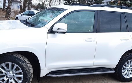 Toyota Land Cruiser Prado 150 рестайлинг 2, 2016 год, 3 100 000 рублей, 29 фотография