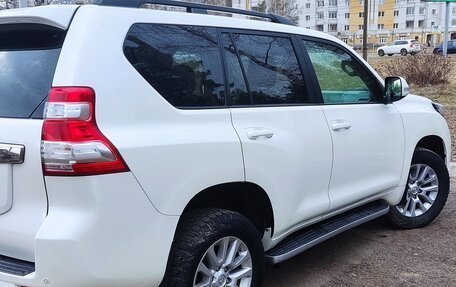 Toyota Land Cruiser Prado 150 рестайлинг 2, 2016 год, 3 100 000 рублей, 32 фотография