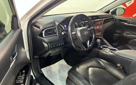Toyota Camry, 2019 год, 2 890 000 рублей, 10 фотография