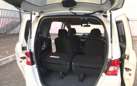 Honda Freed I, 2010 год, 1 300 000 рублей, 12 фотография