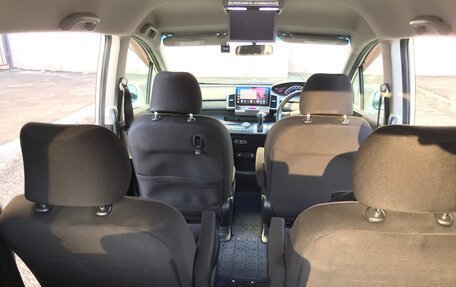 Honda Freed I, 2010 год, 1 300 000 рублей, 14 фотография