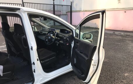 Honda Freed I, 2010 год, 1 300 000 рублей, 16 фотография
