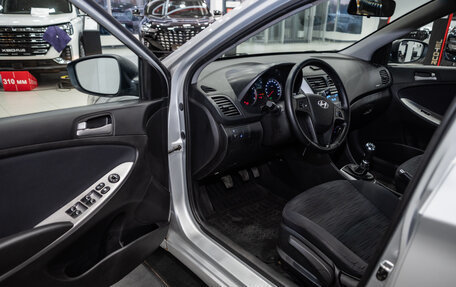 Hyundai Solaris II рестайлинг, 2015 год, 885 000 рублей, 10 фотография