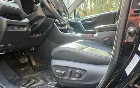 Toyota RAV4, 2021 год, 3 780 000 рублей, 6 фотография
