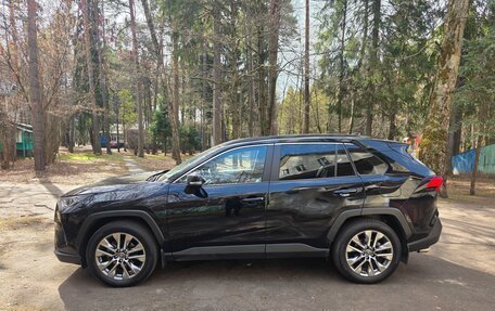 Toyota RAV4, 2021 год, 3 780 000 рублей, 2 фотография