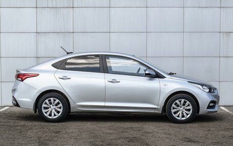 Hyundai Solaris II рестайлинг, 2019 год, 1 390 000 рублей, 5 фотография