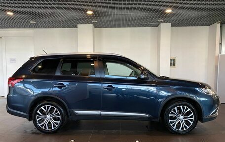 Mitsubishi Outlander III рестайлинг 3, 2016 год, 2 210 000 рублей, 2 фотография
