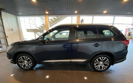 Mitsubishi Outlander III рестайлинг 3, 2016 год, 2 210 000 рублей, 6 фотография