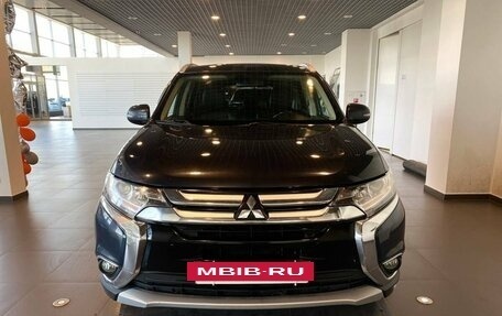 Mitsubishi Outlander III рестайлинг 3, 2016 год, 2 210 000 рублей, 8 фотография