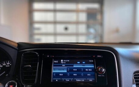 Mitsubishi Outlander III рестайлинг 3, 2016 год, 2 210 000 рублей, 14 фотография