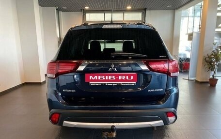 Mitsubishi Outlander III рестайлинг 3, 2016 год, 2 210 000 рублей, 4 фотография