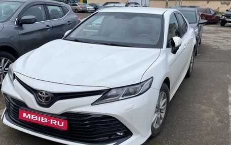 Toyota Camry, 2018 год, 2 750 000 рублей, 1 фотография